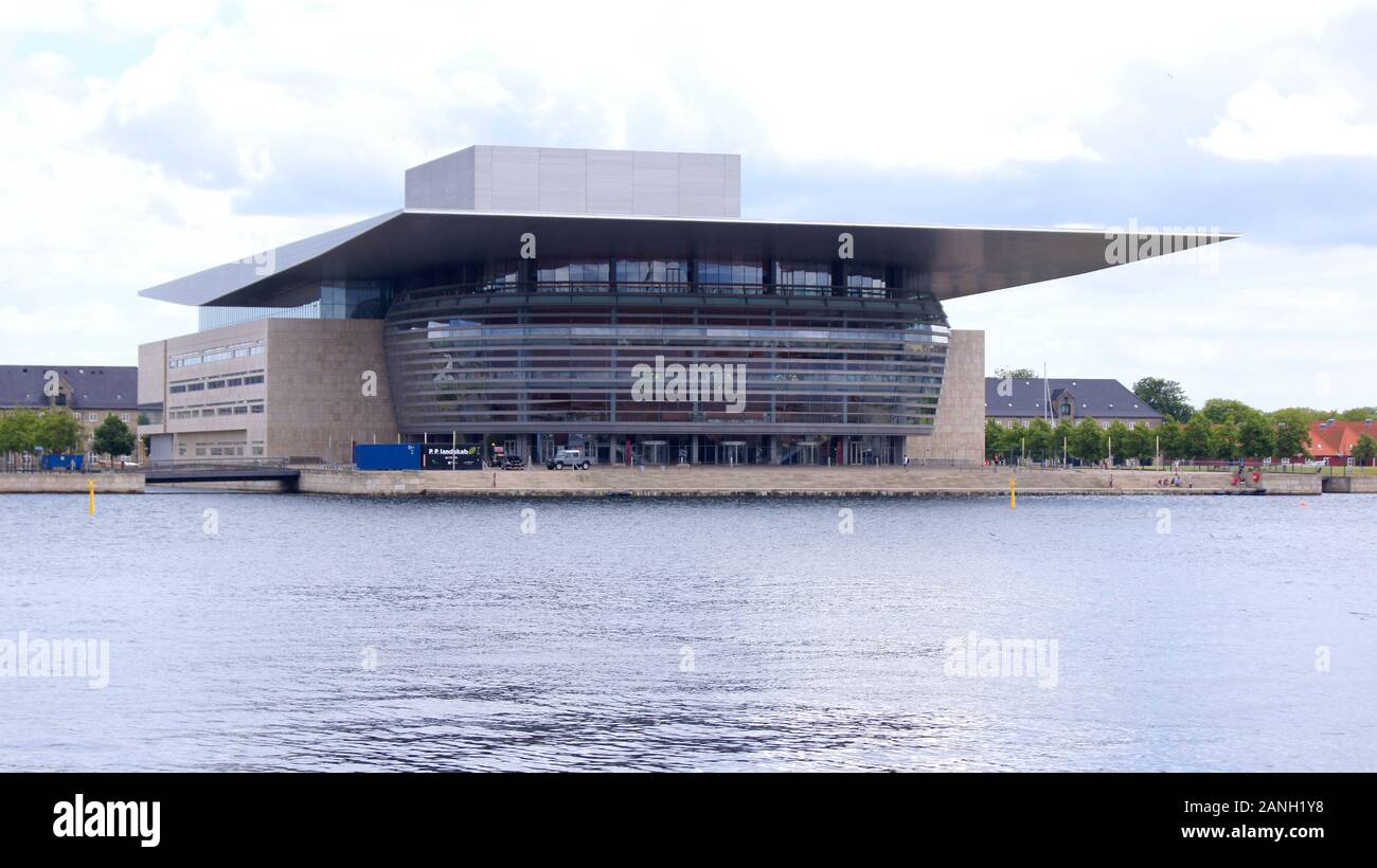 Kopenhagen, Dänemark - May 06 Th, 2015: Blick auf die moderne Oper Gebäude in der dänischen Hauptstadt Stockfoto