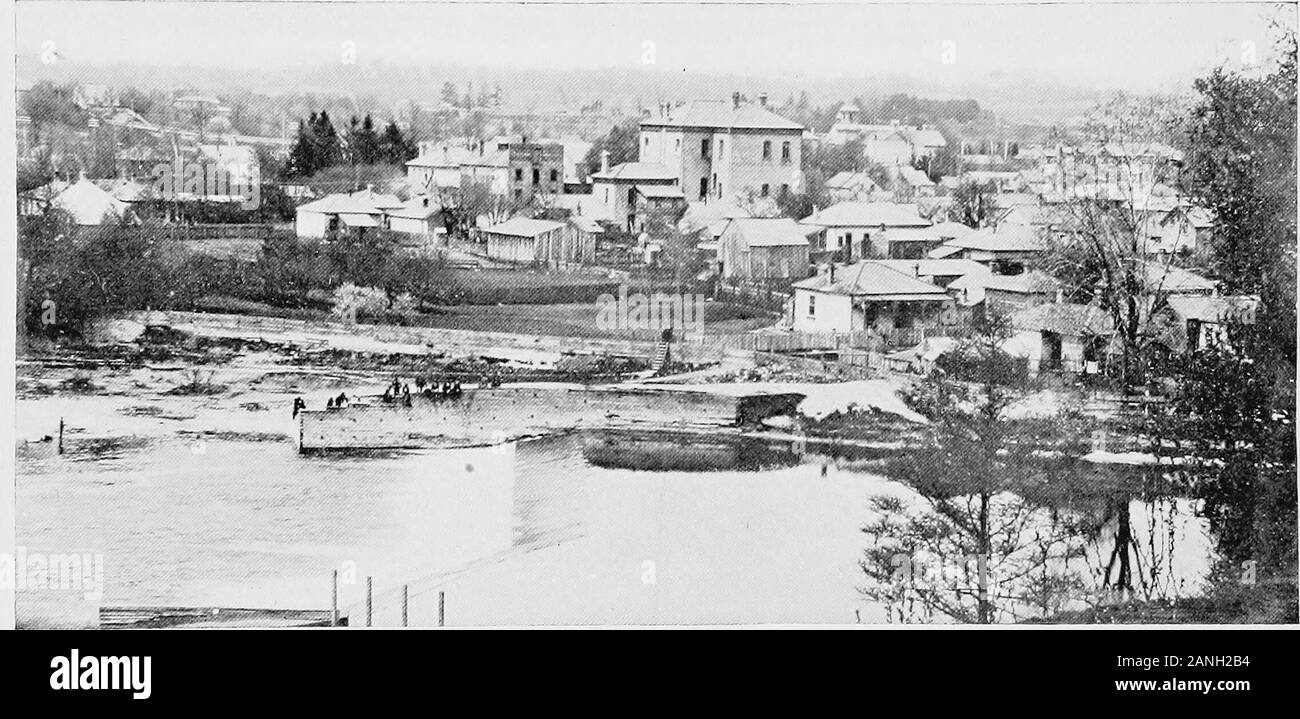 Stadt London, CanadaThe Ontaro, Pionier und die London von heute. ty theirclaims vorgestellt, von denen das jüngste 78 war und theoldest 87, 15 und 24 beziehungsweise auf die Zeit des Krieges. Theapplicants hatte an verschiedenen Punkten - lundys Lane, Queenston Heights, Detroit, Fort Erie, Stony Creek und anderswo. Amongthe Anzahl wurden vier Inder, einer von Ihnen ab Nr. 1 Militärischen Bezirk, von denen Londonis die zentrale, für Südafrika, im Krieg mit den Transvaal zu takepart. Es oc-Zichten am Mittwoch, Oktober 25. Die Stadt wasin Urlaub Kleidung. Der Tag war gekennzeichnet bym Stockfoto