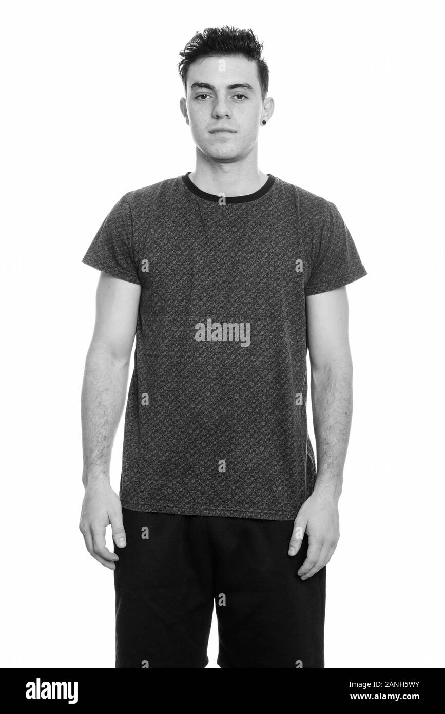 Porträt der jungen gutaussehenden Mann an der Kamera auf der Suche Stockfoto