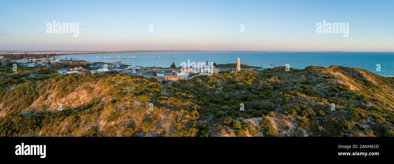 Kap Martin Leuchtturm bei Sonnenuntergang. Beachport, South Australia-wide Antenne panorama Stockfoto