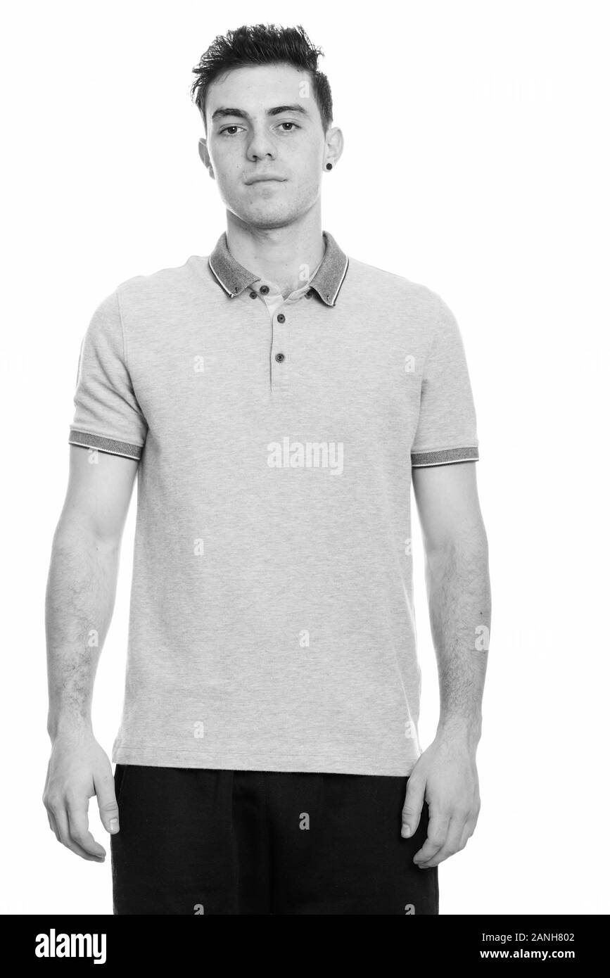 Porträt der jungen gutaussehenden Mann an der Kamera auf der Suche Stockfoto