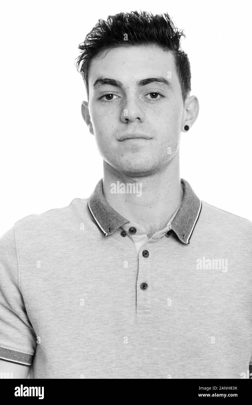 Porträt der jungen gutaussehenden Mann an der Kamera auf der Suche Stockfoto