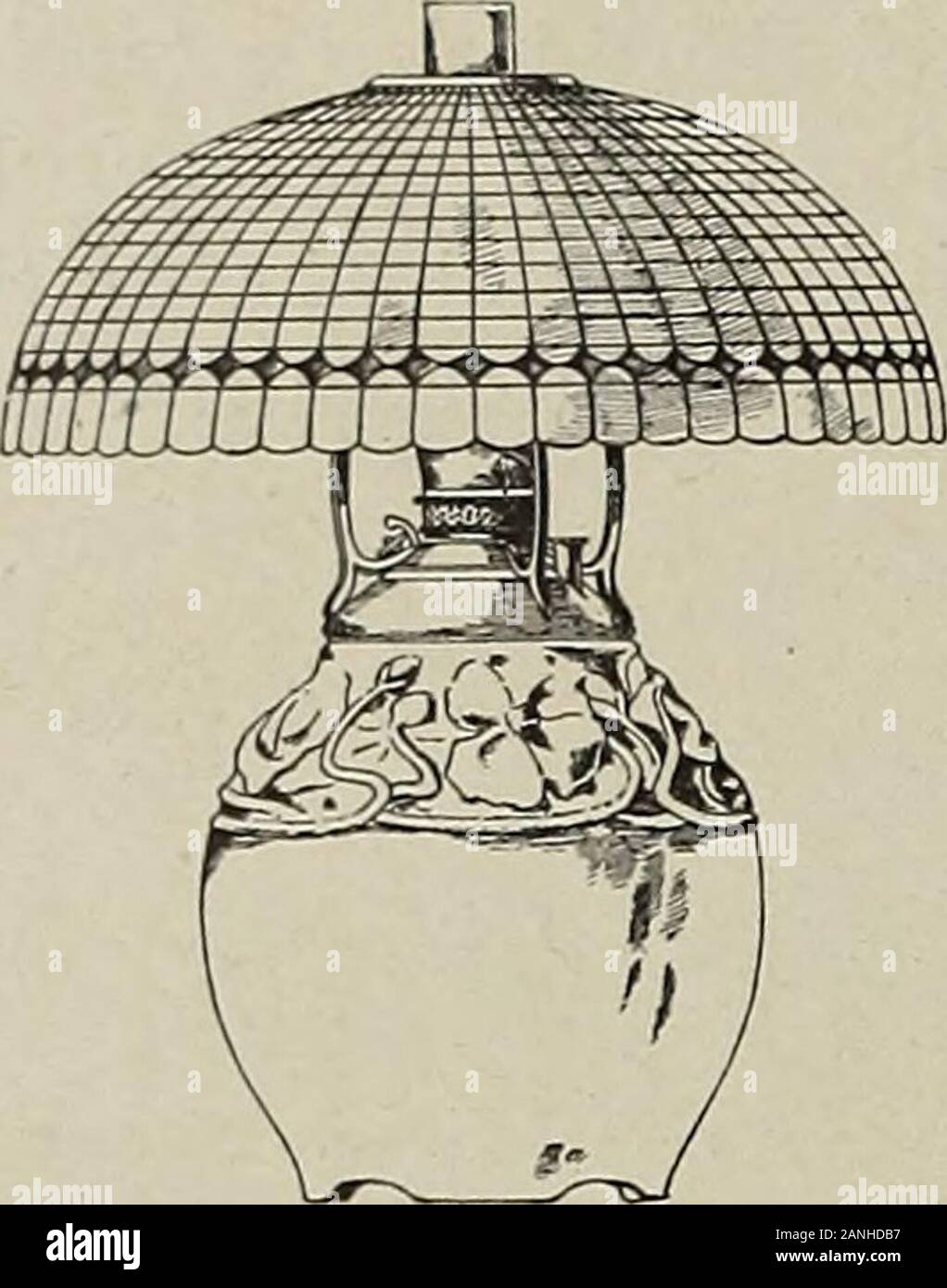Geschirr & Glas Zeitschrift. Erste BLEIGLAS Schatten für den Gebrauch im  Haushalt. HERGESTELLT IN 189O. Der Lampenschirm Hersteller thecountry  begann nun, um zu sehen, dass das, was Sie dachten, Wasa fad für