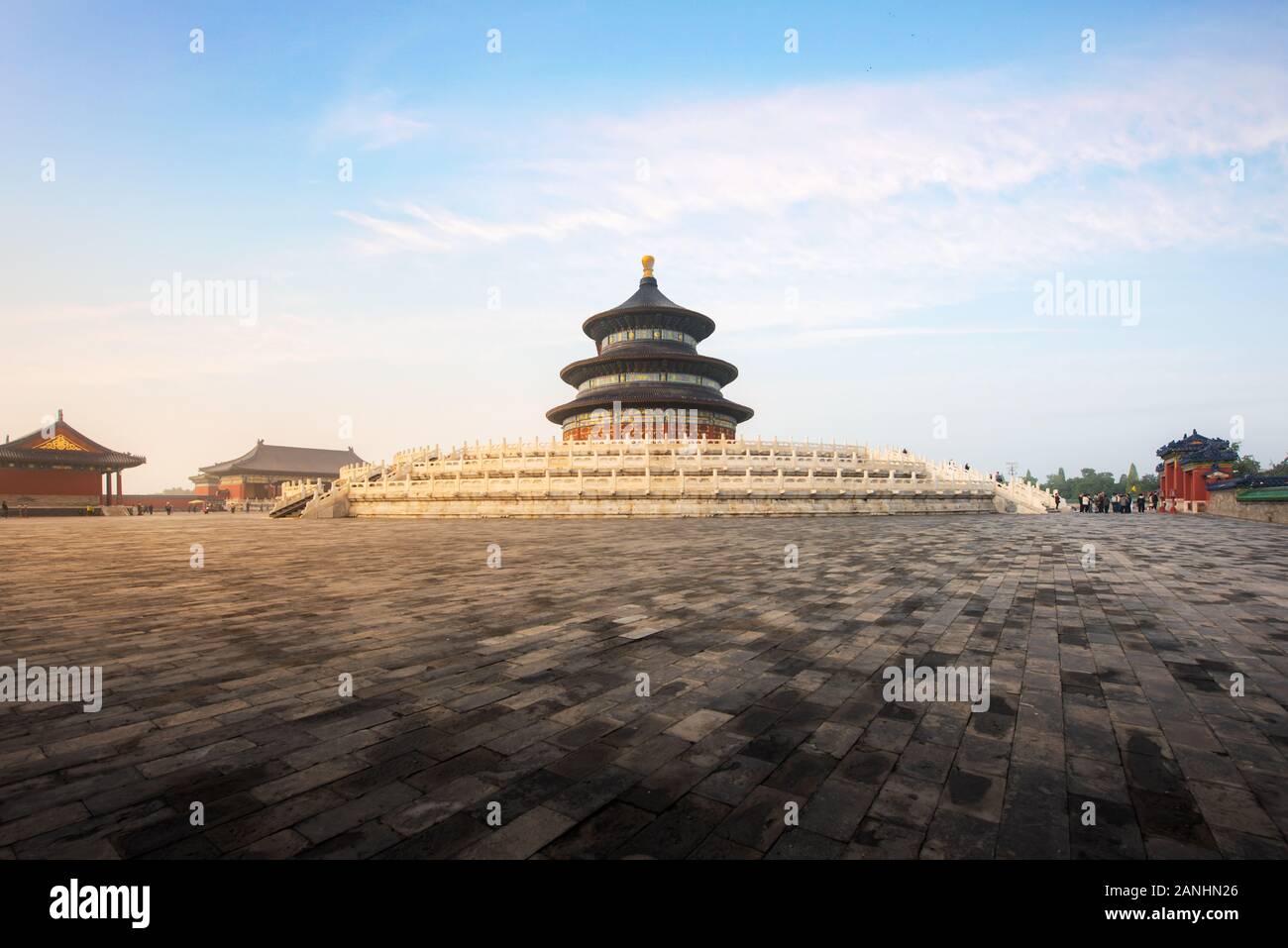 Wunderbare und beeindruckende Tempel in Peking - Himmelstempel in Peking, China. Halle des Gebetes für eine gute Ernte. Asiatische Tourismus, Geschichte Gebäude oder tradit Stockfoto