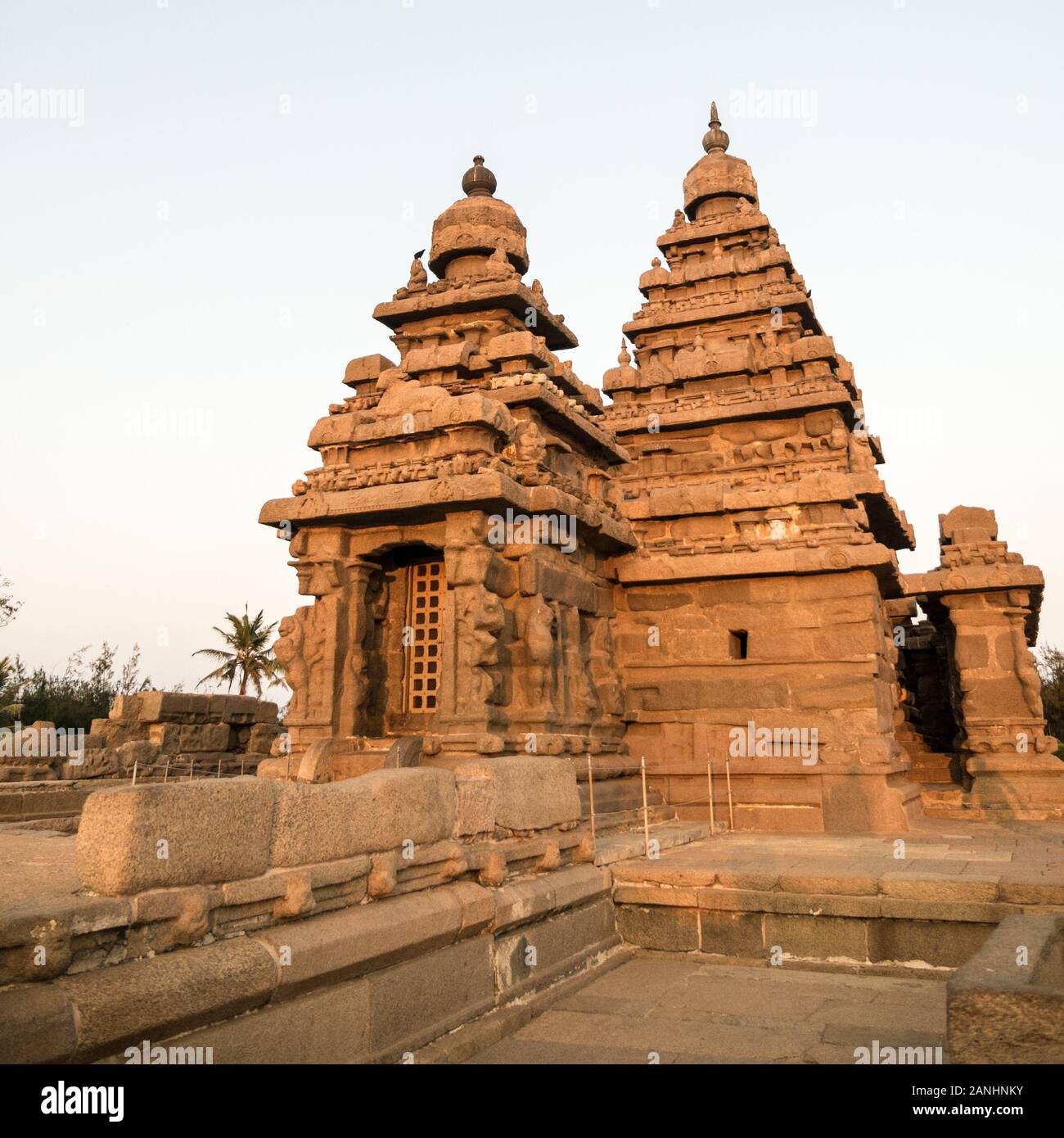 Die Shore Tempel, Teil des größeren Mahabalipuram UNESCO World Heritage Site, an der Ostküste von Indien, südlich von Chennai, Tamil Nadu. Stockfoto