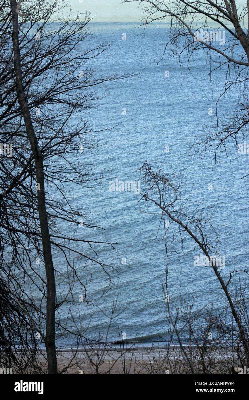 Blick auf den Eriesee im Winter von Cleveland, OH, USA Stockfoto