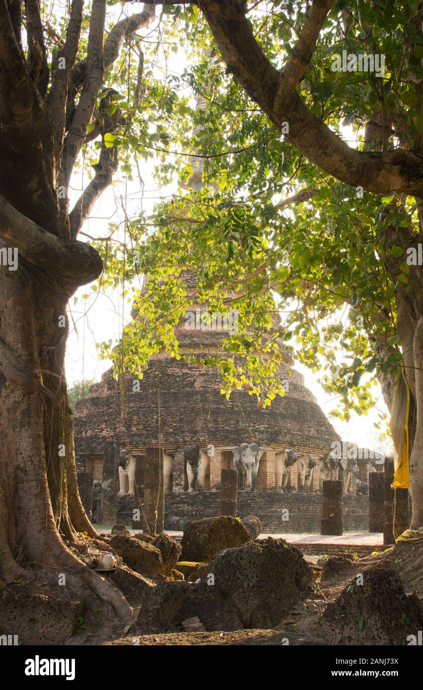 Wat Chang Lom in Sukhothai, Thailand Stockfoto