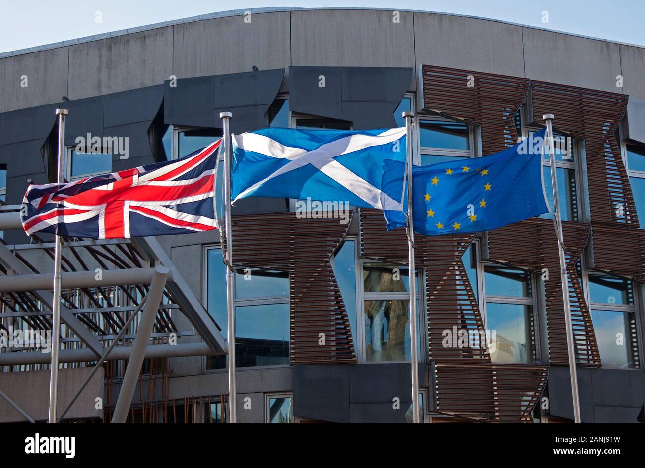 Schottisches Parlament, Edinburgh, Schottland, Großbritannien. 17. Januar 2020. Der EU-Flagge wird dort nach 23.00 Uhr am 31. Januar 2020 berücksichtigt werden. Presiding Officer Ken Macintosh hat MSPs schriftlich zu erklären, dass die Fahne wird nicht mehr an das schottische Parlament geflogen nach Brexit werden. Stockfoto