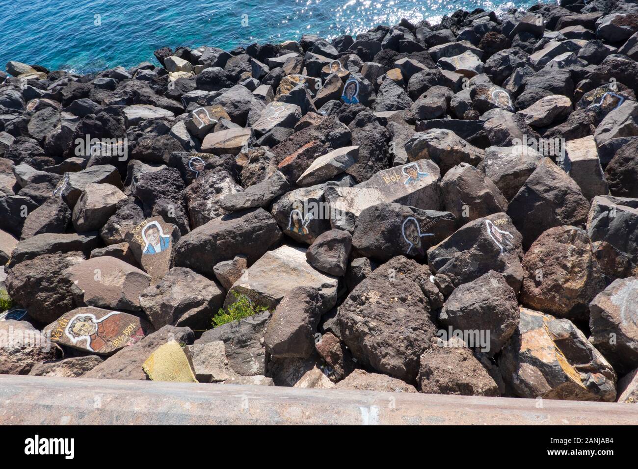 Santa Cruz de Tenerife, Spanien - 27. Dezember 2019, berühmte Musiker Portraits auf den Steinen in Santa Cruz de Teneriffa, Gran Canaria, Spanien Stockfoto