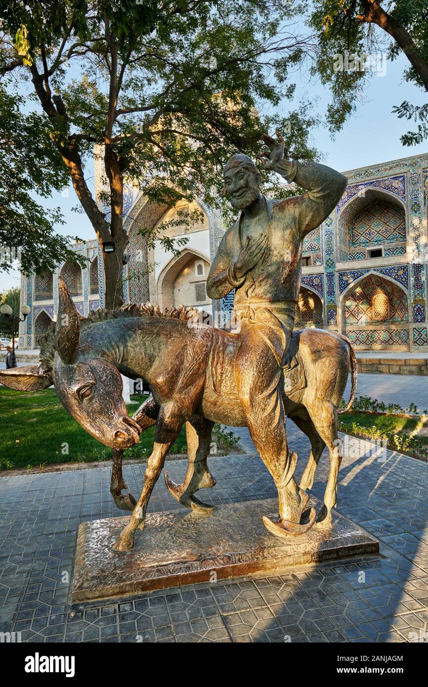 Denkmal der Naserudin Hodscha am Nadir Divan Begi Medrese, Buchara, Usbekistan, in Zentralasien Stockfoto