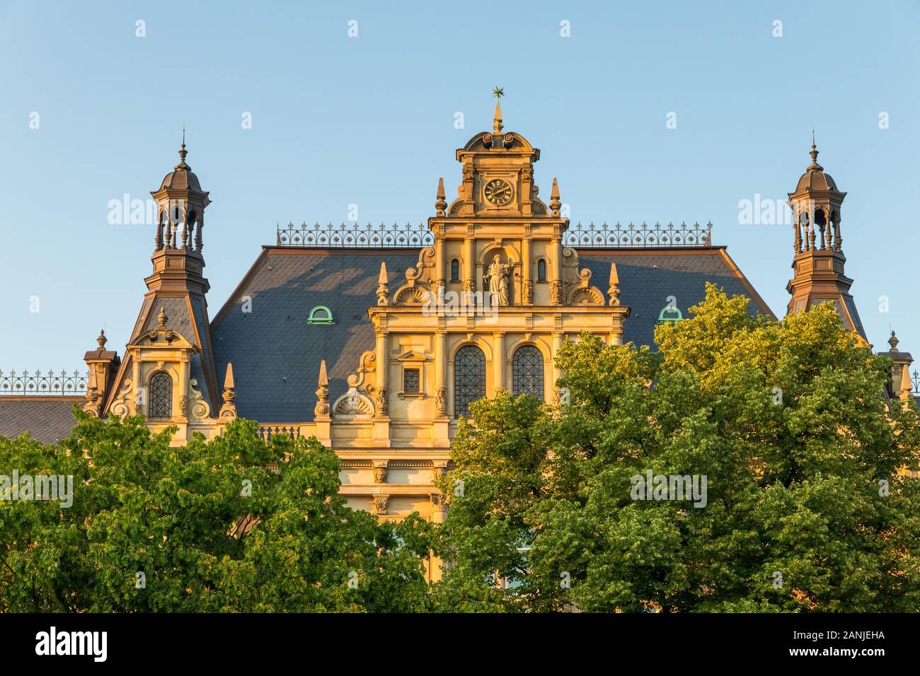 Fassade des Strafjustizgebäudes am Sievekingsplatz, Hamburg, Deutschland, Europa Stockfoto