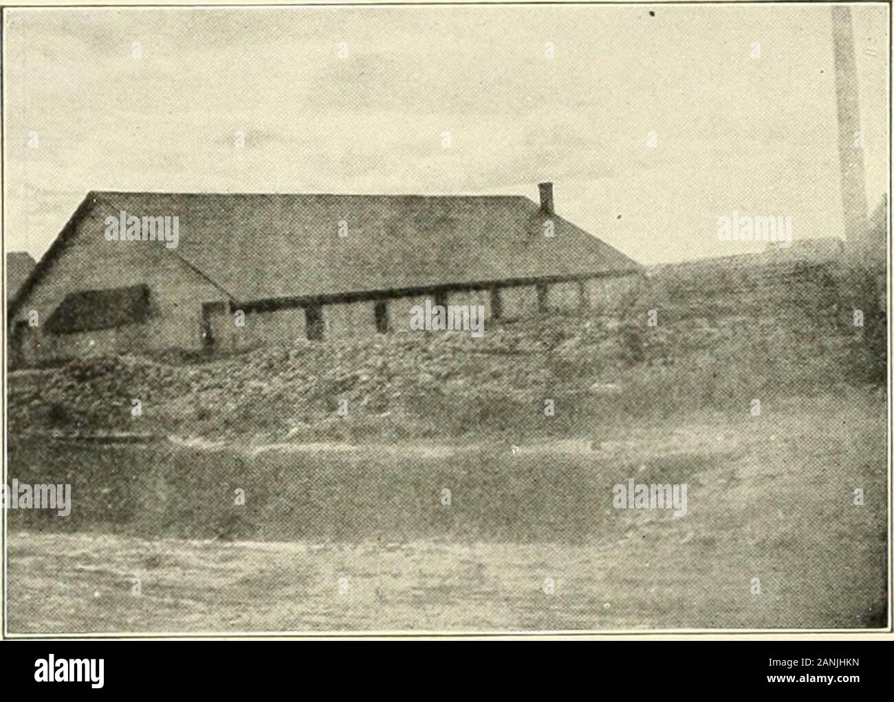 Geschichte des Bistums Sault Ste Marie und Marquette; enthält eine vollständige und genaue Rechenschaft über die Entwicklung der katholischen Kirche in Upper Michigan, die mit Portraits von Bischöfen, Priestern und Abbildungen der Kirchen des Alten und des Neuen. REV. WILLI.^ M B. ST. HL, geboren. T HOUGHTON, Michigan, 24. MÄRZ 1874, ordinierte ATHOUGHTON, Michigan, AUGUST lo, Ig 02. Joseph A. Sauriol pastorand ernannt wurde bis zum 17. August 1890 hier verbracht. Sincethen folgende Priester themission: Pfr. J. H. Raynaert. von SeptemlDcr 14, 1890 bis 29. April 1891. Pfr. John Burns im Mai 1891. Rev. Fidelis Sutter von Ju Stockfoto Geschichte des Bistums Sault Ste Marie und Marquette; enthält eine vollständige und genaue Rechenschaft über die Entwicklung der katholischen Kirche in Upper Michigan, die mit Portraits von Bischöfen, Priestern und Abbildungen der Kirchen des Alten und des Neuen. REV. WILLI.^ M B. ST. HL, geboren. T HOUGHTON, Michigan, 24. MÄRZ 1874, ordinierte ATHOUGHTON, Michigan, AUGUST lo, Ig 02. Joseph A. Sauriol pastorand ernannt wurde bis zum 17. August 1890 hier verbracht. Sincethen folgende Priester themission: Pfr. J. H. Raynaert. von SeptemlDcr 14, 1890 bis 29. April 1891. Pfr. John Burns im Mai 1891. Rev. Fidelis Sutter von Ju Stockfoto