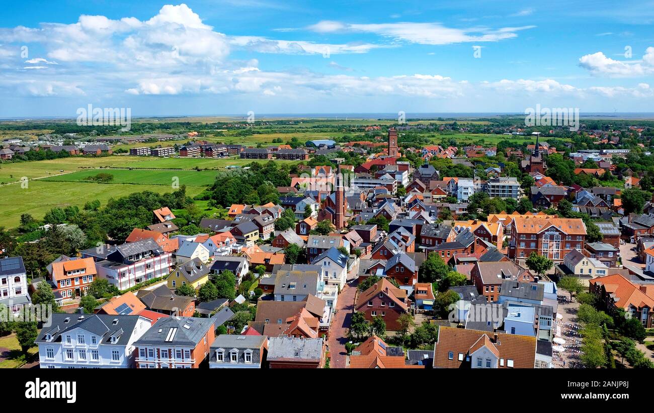 Blick vom Leuchtturm Borkum Borkum Zentrum und die umliegende Landschaft. Stockfoto