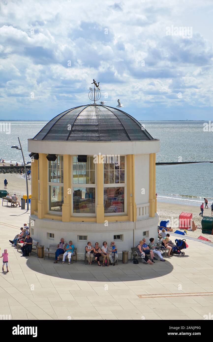Musikpavillon an der Nordstrandpromenade von Borkum Stockfoto