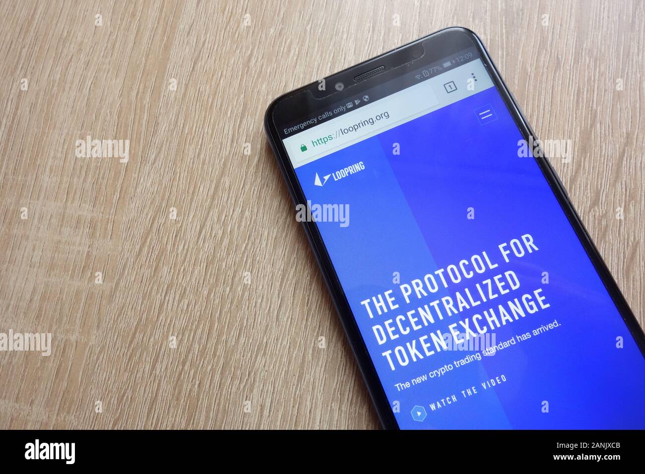 Die Website Loopring (LRC) Cryptocurrency wird auf dem Huawei Y6 2018-Smartphone angezeigt Stockfoto