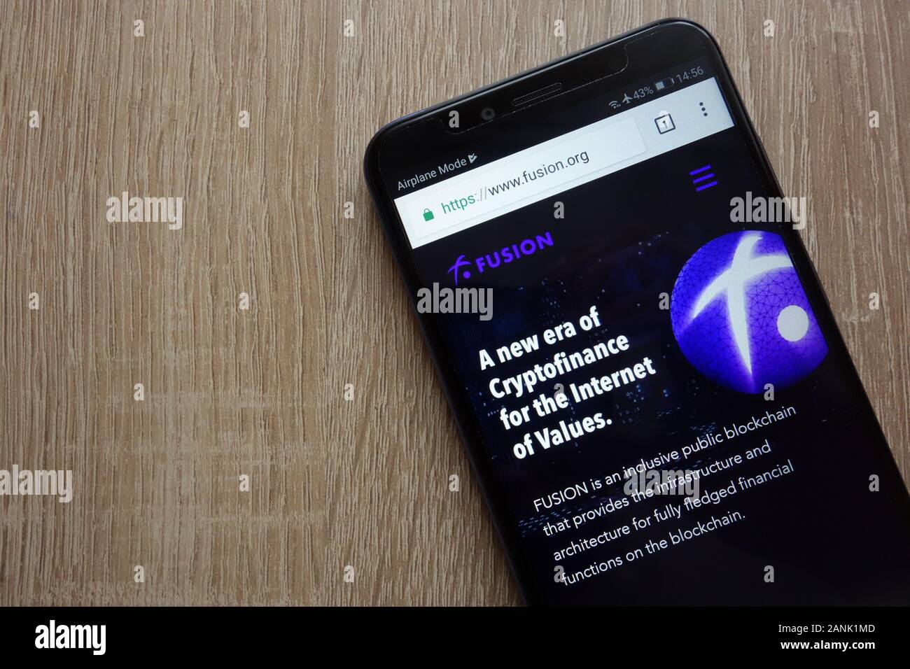 Fusion (FSN) Cryptocurrency-Website auf Huawei Y6 2018-Smartphone angezeigt Stockfoto