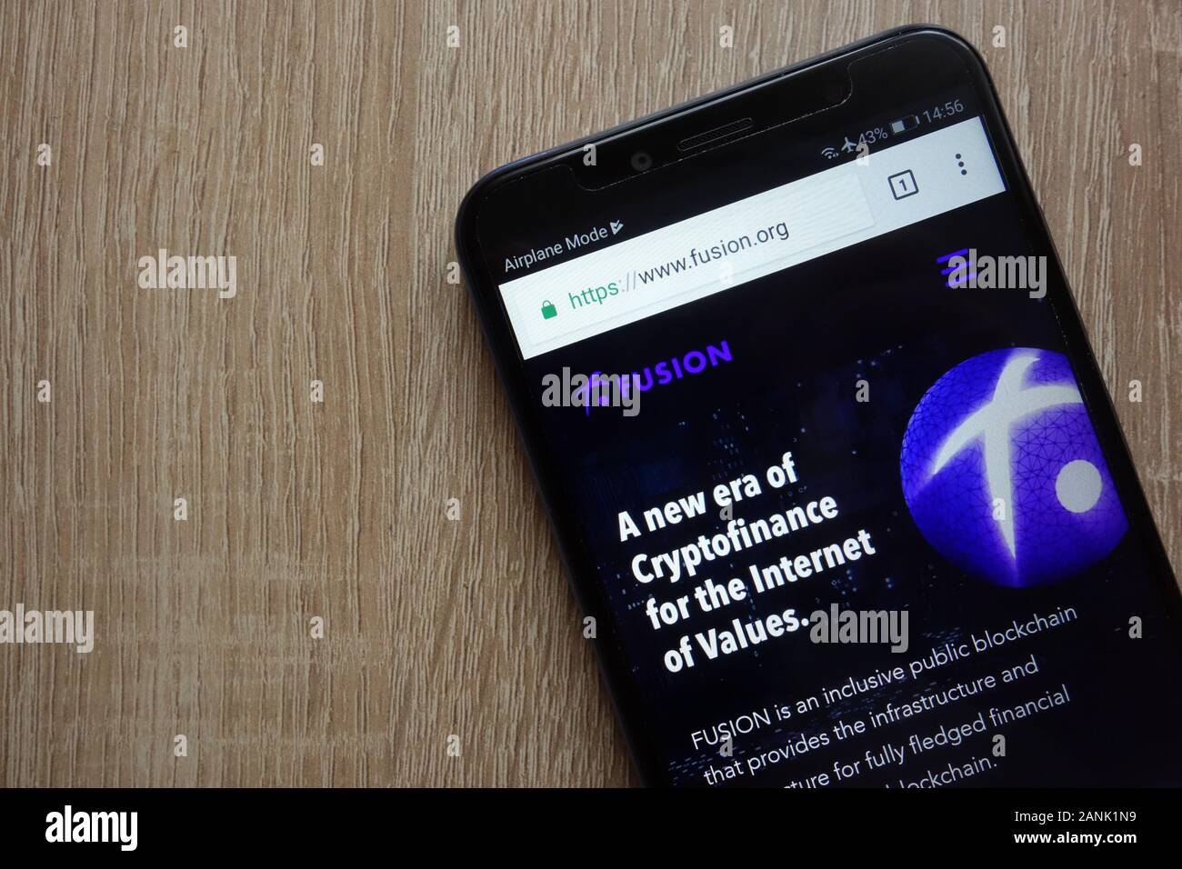 Fusion (FSN) Cryptocurrency-Website auf Huawei Y6 2018-Smartphone angezeigt Stockfoto