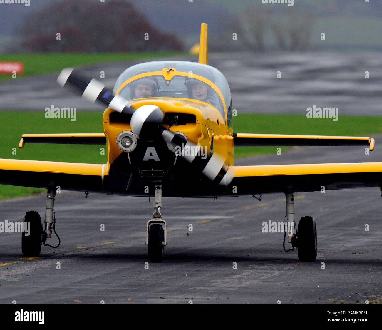 Prinz Harry auf seinem fliegenden Lektion in einem slingsby Firefly Flugzeuge im Nahen Wallop Armee fliegen Sitz in Hampshire im Jahr 2008. Stockfoto