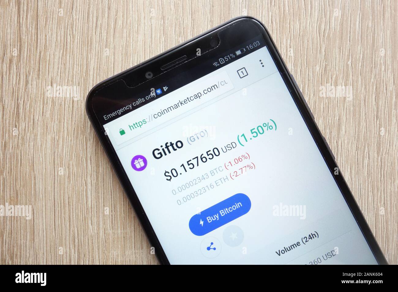 Giffo (GTO) Cryptocurrency Price auf der Website coinmarketcap.com, die auf dem Huawei Y6 2018-Smartphone angezeigt wird Stockfoto