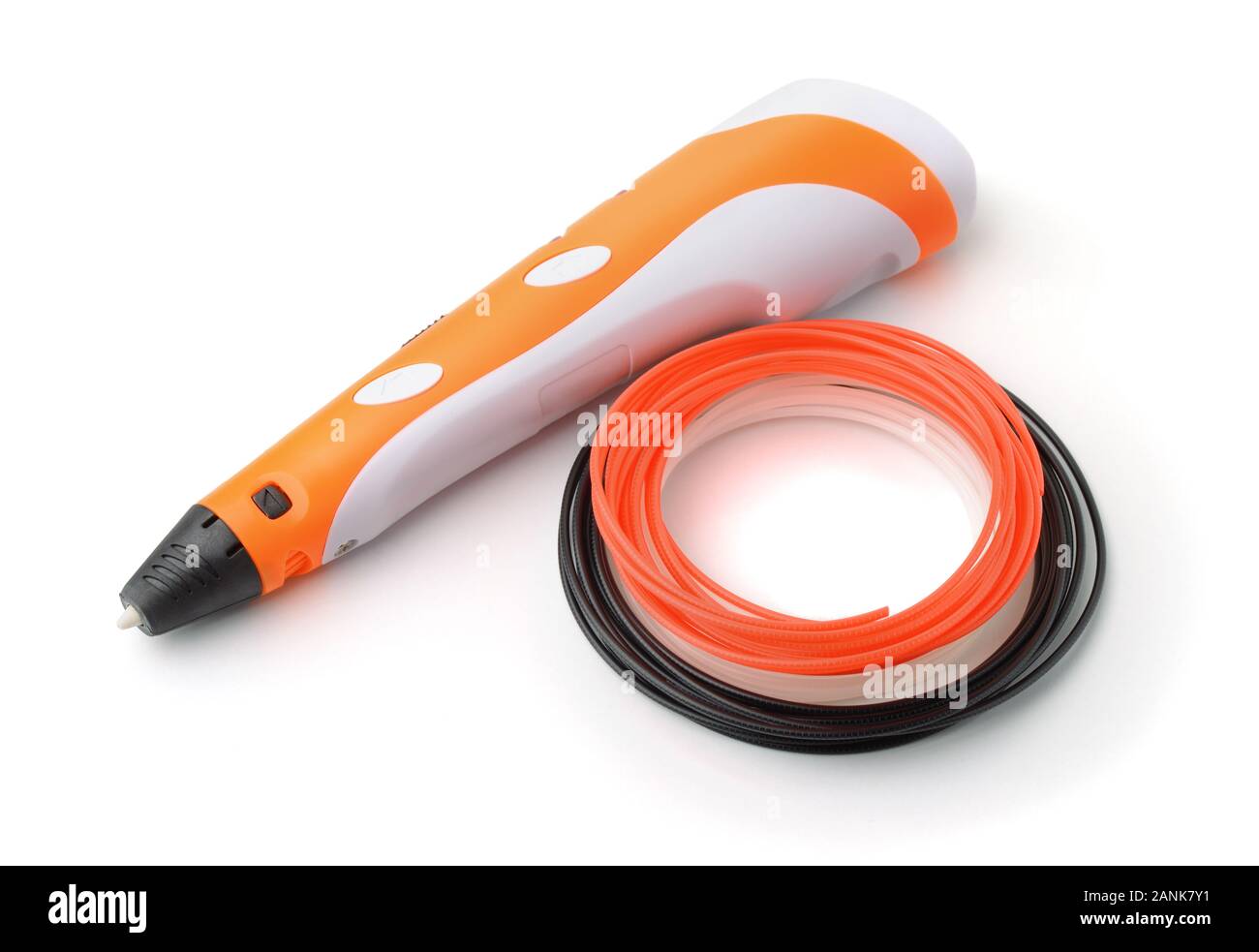 Orange 3D-pen und Filamente isoliert auf weißem Stockfoto