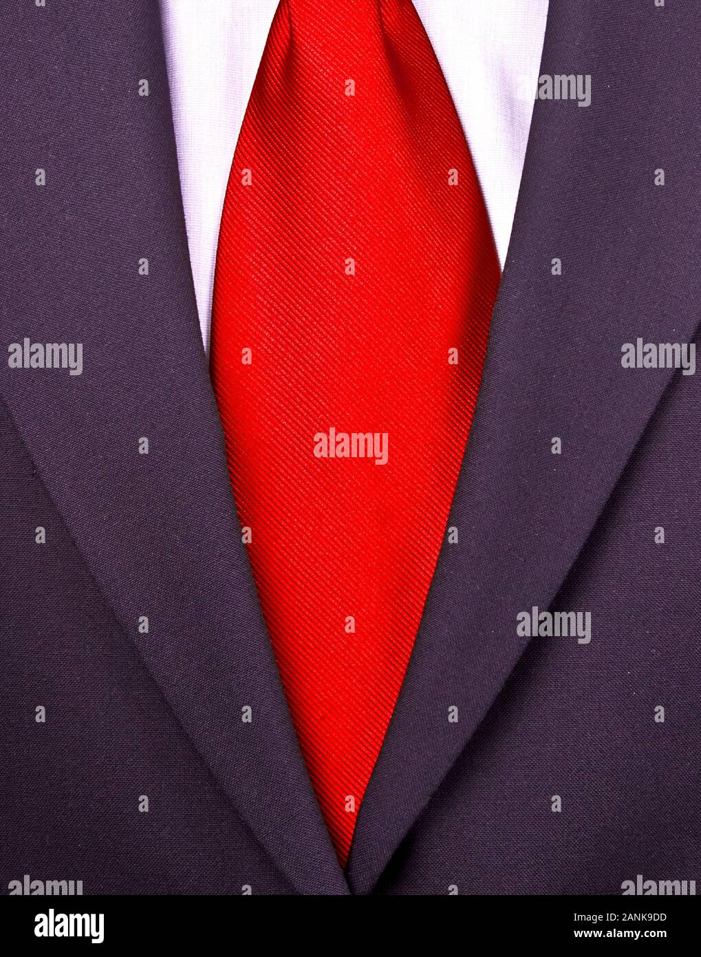 Smart Anzug und roter Krawatte Stockfoto