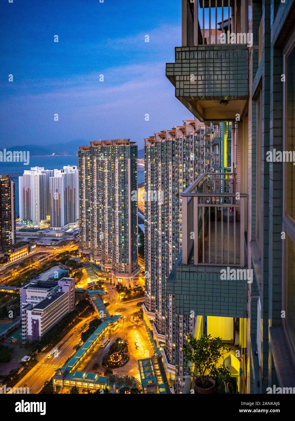 Caribbean Coast Building Complex Tung Ching Hongkong China. Upmarket Apartment Buildings Hongkong. Stockfoto