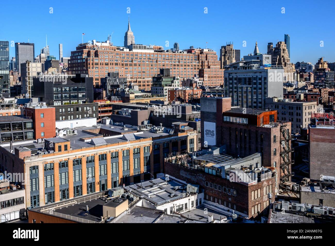 New York, USA, 17. Januar 2020. Das Empire State Building überragt die Lower Manhattan Dächer in einem klaren Tag Winter. Credit: Enrique Ufer/Alamy St Stockfoto