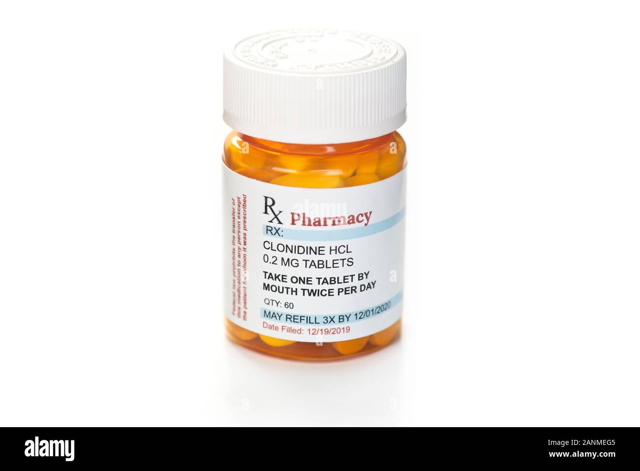 Clonidin ADHD und Bluthochdruck Verschreibungspflichtige Medikamente Behälter isoliert auf Weiss. Stockfoto