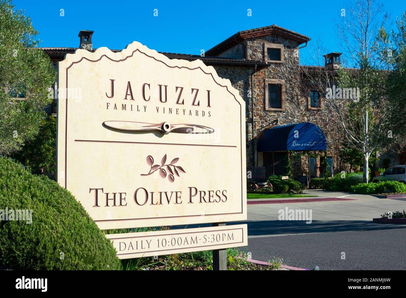 Jacuzzi Family Vineyards winery Fassade in Sonoma Valley Wine Country - Sonoma, Kalifornien, USA Stockfoto