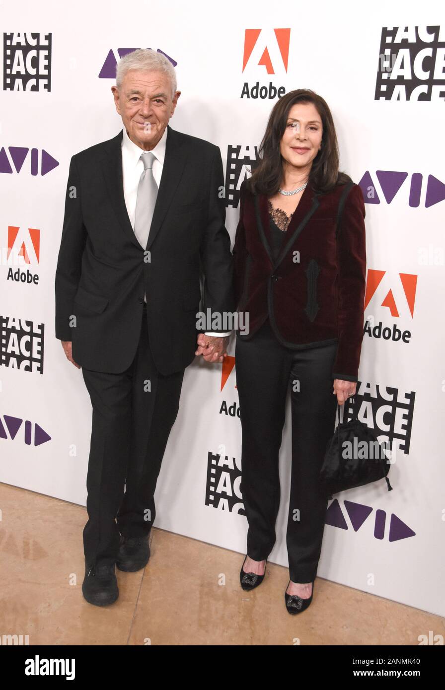 Beverly Hills, Kalifornien, USA, 17. Januar 2020 Regisseur Richard Donner und Frau Produzent Lauren Shuler Donner nehmen an der 70. jährlichen ACE Eddie Auszeichnungen am 17. Januar 2020 im Beverly Hilton Hotel in Beverly Hills, Kalifornien, USA. Foto von Barry King/Alamy leben Nachrichten Stockfoto