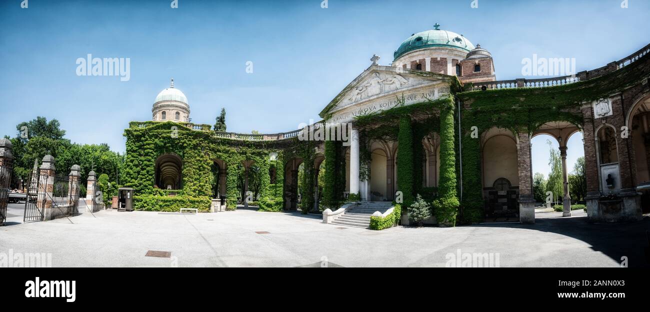 Zagreb, Kroatien - 18. Juli 2017: Die mirogoj Friedhof in Zagreb, Kroatien, und ist ein Friedhof Park als einer der bemerkenswertesten Sehenswürdigkeiten und Stockfoto