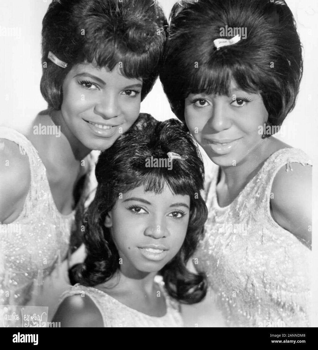 Die DIXIE CUPS Werbefoto des amerikanischen Pop Group über 1965 mit Von links: Barbara Hawkins, Rosa Hawkins, Joan Johnson Stockfoto