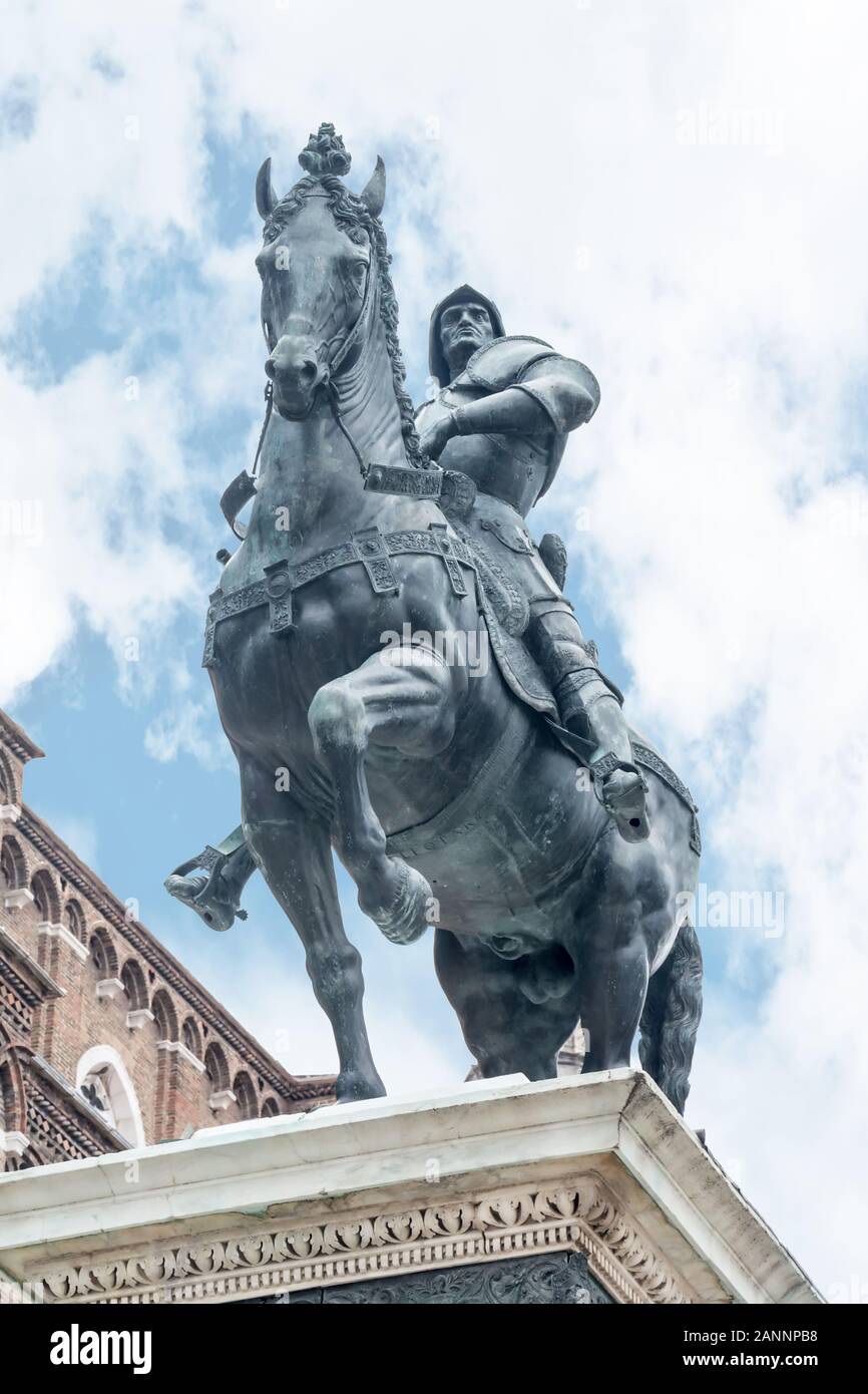 Venedig, Italien - 01.10.2018: Die Reiterstatue des condottiero Bartolomeo Colleoni in Campo Santi Giovanni e Paolo, Venedig, Italien, ausgeführt und Stockfoto