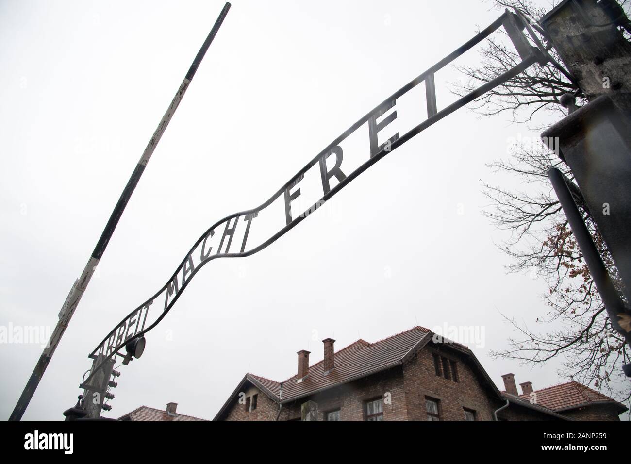 Arbeit macht frei Zeichen (im Deutschen Arbeit macht frei) Haupttor der Nationalsozialistischen Deutschen Konzentrationslager Auschwitz I (Stammlager Auschwitz I Konzentration c Stockfoto