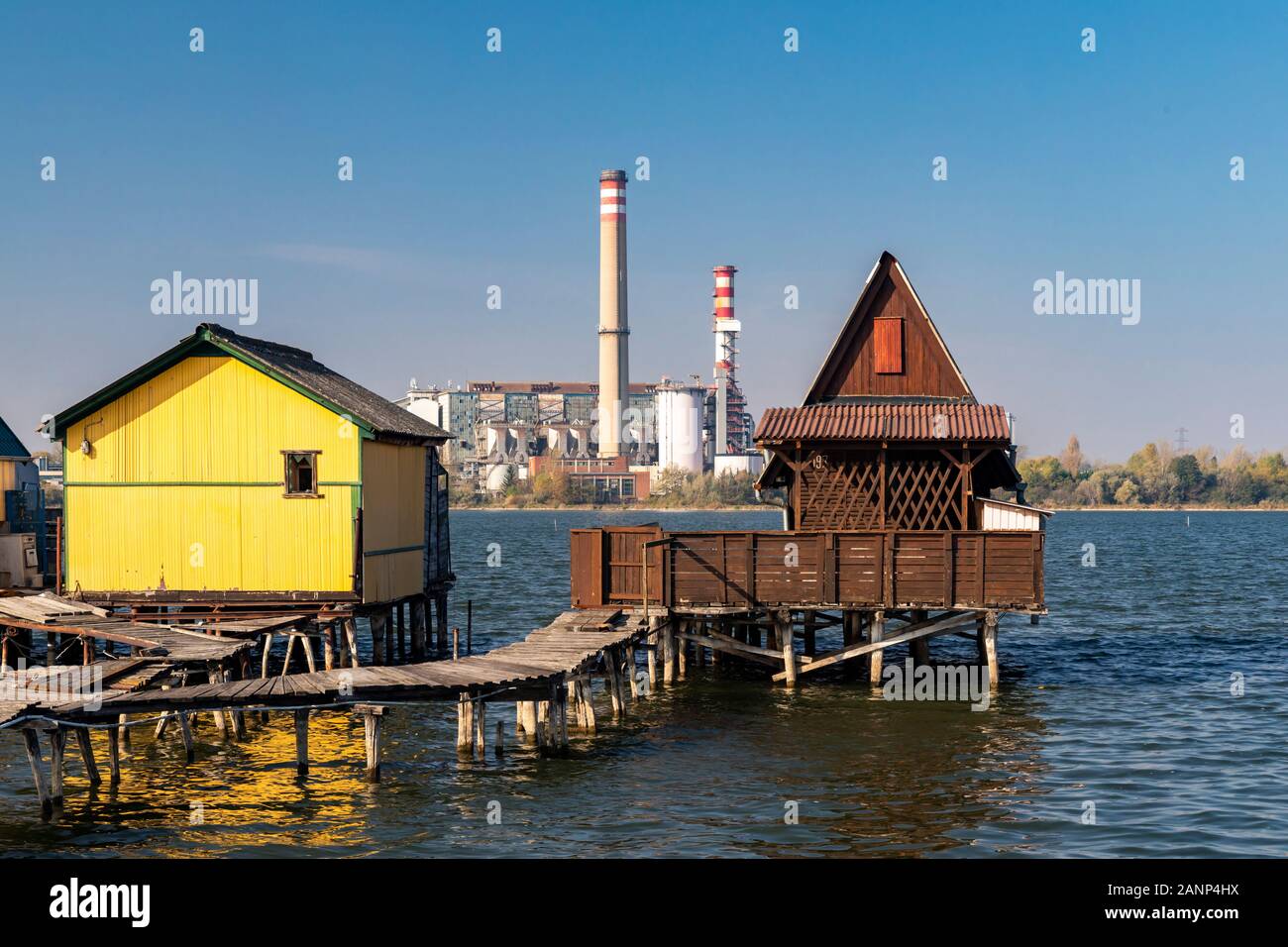 Hütten auf die Piers, Bokodi - in Nordungarn Stockfoto