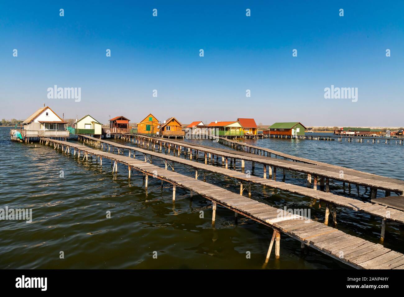 Hütten auf die Piers, Bokodi - in Nordungarn Stockfoto
