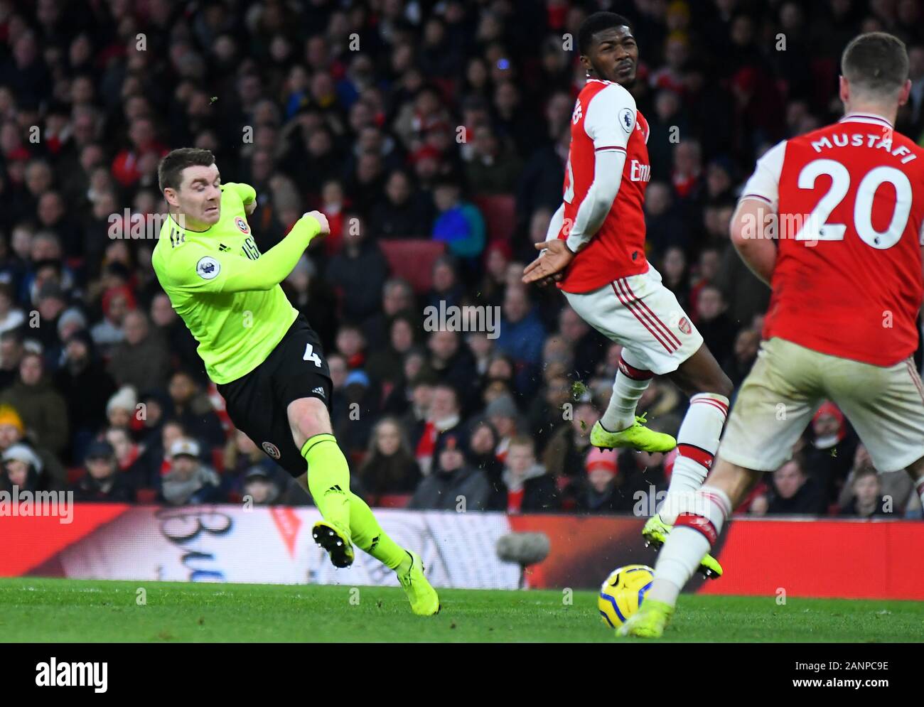 LONDON, ENGLAND - Januar 18, 2020: John Fleck von Sheffield Triebe und Kerben während der 2019/20 Premier League Spiel zwischen Arsenal FC und Sheffield United FC im Emirates Stadion. Stockfoto