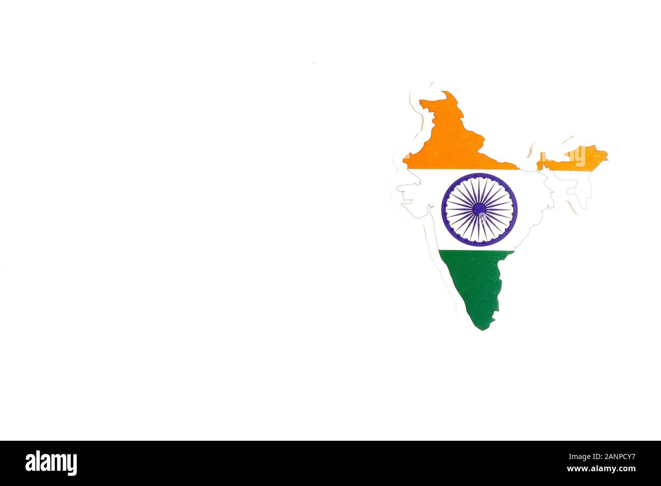 Los Angeles, Kalifornien, USA - 17. Januar 2020: Nationalflaggen Indiens. Länderumriss auf weißem Hintergrund mit Kopierbereich. Politische Illustration Stockfoto
