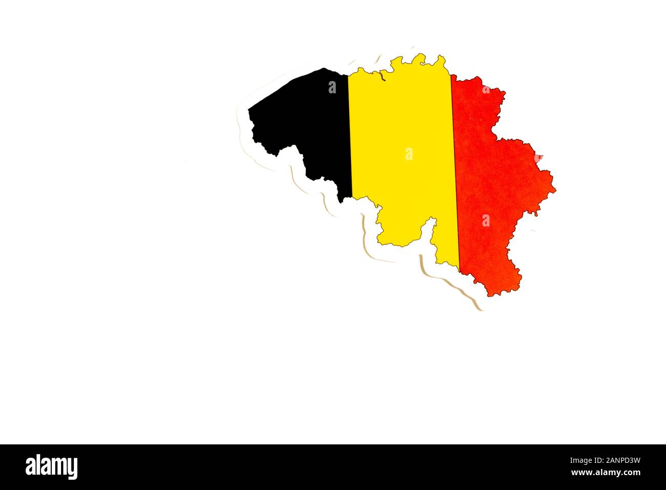 Los Angeles, Kalifornien, USA - 17. Januar 2020: Nationalflaggen Belgiens. Länderumriss auf weißem Hintergrund mit Kopierbereich. Politische Illustration Stockfoto