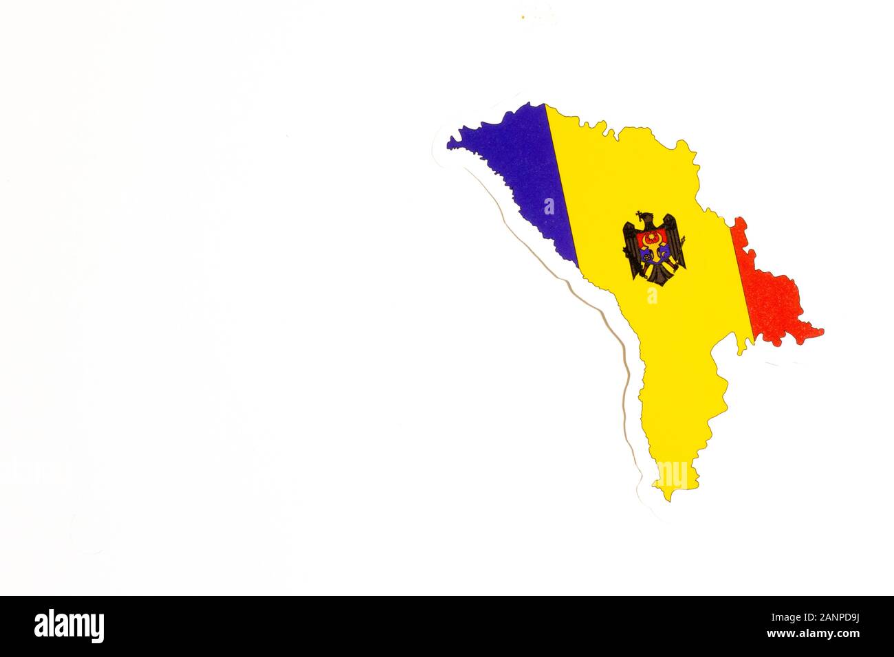 Los Angeles, Kalifornien, USA - 17. Januar 2020: Nationalflaggen der Republik Moldau. Länderumriss auf weißem Hintergrund mit Kopierbereich. Politische Illustration Stockfoto