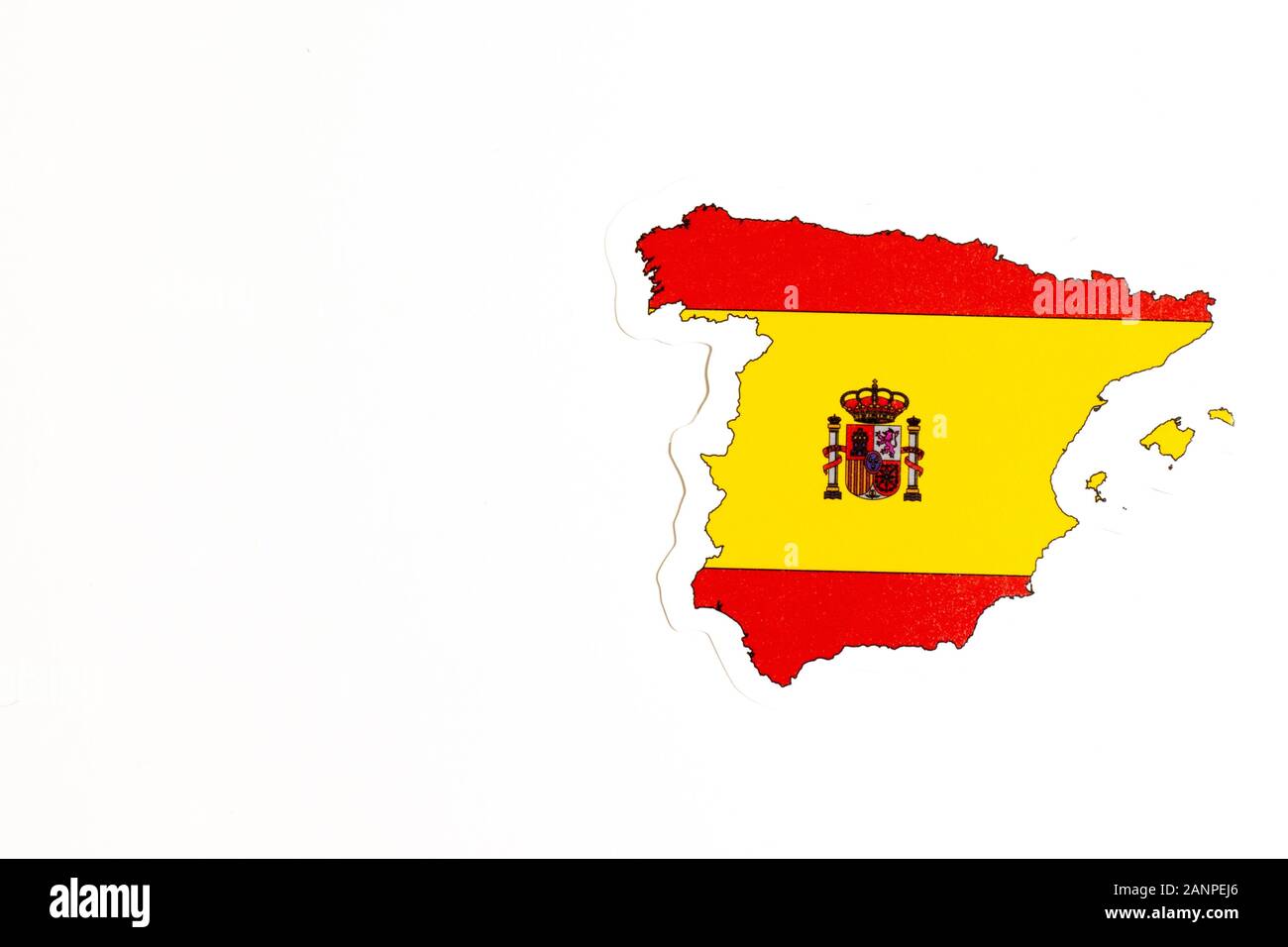 Los Angeles, Kalifornien, USA - 17. Januar 2020: Nationalflaggen Spaniens. Länderumriss auf weißem Hintergrund mit Kopierbereich. Politische Illustration Stockfoto