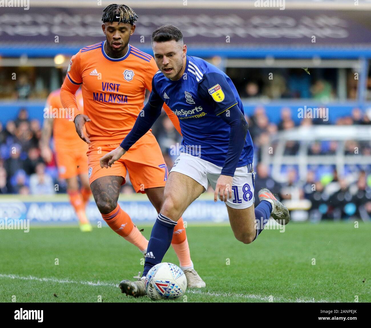 Birmingham, Großbritannien. 18. Jan 2020. Kerim Mbrati von Birmingham City schützt die Kugel. Foto: Simon Bissett/One Up Top/Alamy leben Nachrichten Stockfoto