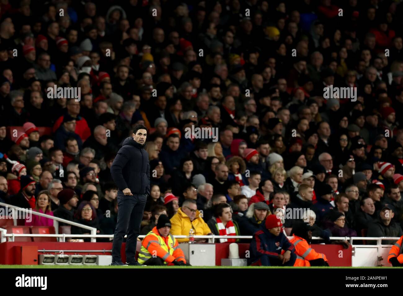 Emirates Stadium, London, Vereinigtes Königreich. 18. Januar 2020; Emirates Stadium, London, England; Fußball der englischen Premier League, Arsenal gegen Sheffield United, Arsenal Manager Mikel Arteta - Streng redaktionelle Verwendung. Keine Verwendung mit nicht autorisierten Audio-, Video-, Daten-, Spielpläne, Verein/liga Logos oder "live" Dienstleistungen. On-line-in-Match mit 120 Bildern beschränkt, kein Video-Emulation. Keine Verwendung in Wetten, Spiele oder einzelne Verein/Liga/player Publikationen Stockfoto