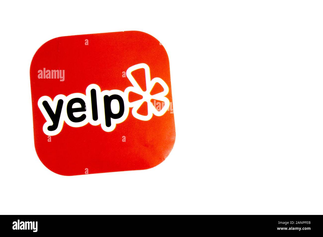 Los Angeles, Kalifornien, USA - 17. Januar 2020: Yelp-Logo auf weißem Hintergrund, Illustrative Editorial Stockfoto