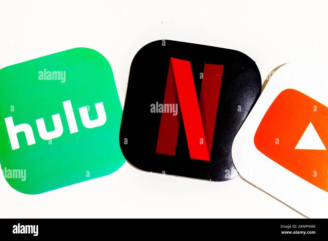 Los Angeles, Kalifornien, USA - 17. Januar 2020: Streaming Platforms App-Logo. Netflix, hulu und YouTube Icons, Illustrative Editorial Stockfoto