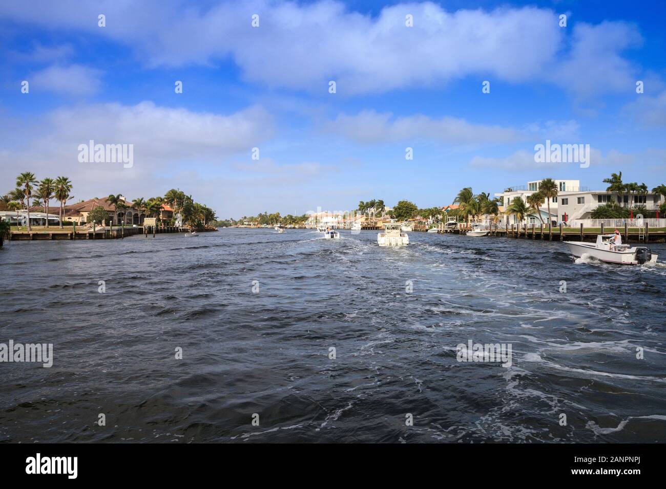 Hillsboro Inlet Wasserstraße vorangegangen zu Hillsboro Beach in Pompano Beach, Florida. Stockfoto