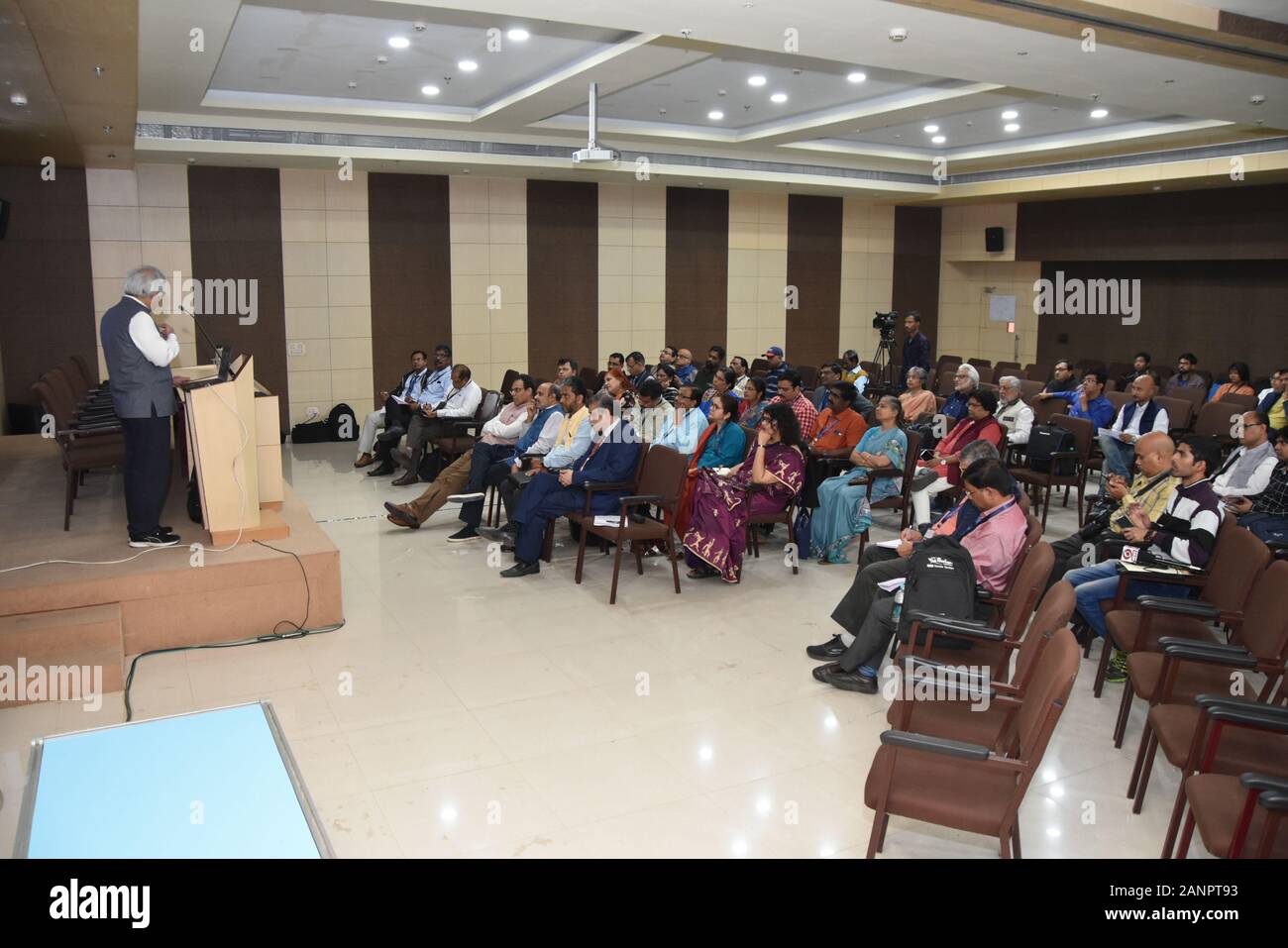 Kolkata, Indien. 18 Jan, 2020. Dr. Sophie C. Mande, Generaldirektor, Rat für wissenschaftliche und industrielle Forschung (CSIR, Indien), spricht zum Thema "Balancing blauer Himmel und Angewandte Forschung - die Rolle der Führung", es ist ein Teil der "Führung für Akademiker Programm (LEAP) 2020", die von der indischen Institut der Wissenschaft Bildung und Forschung IISER Kalkutta (Kolkata) organisiert. (Foto durch Biswarup Ganguly/Pacific Press) Quelle: Pacific Press Agency/Alamy leben Nachrichten Stockfoto