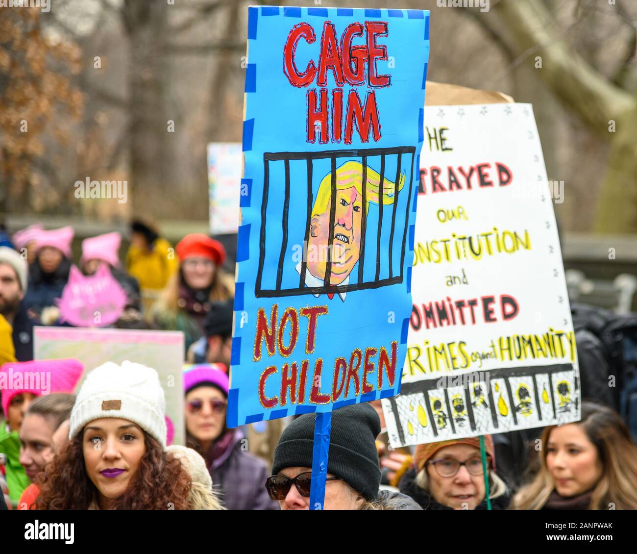 New York, USA, 18. Januar 2020. Demonstranten nehmen im März der 4. jährlichen Frauen in New York City. Credit: Enrique Ufer/Alamy leben Nachrichten Stockfoto