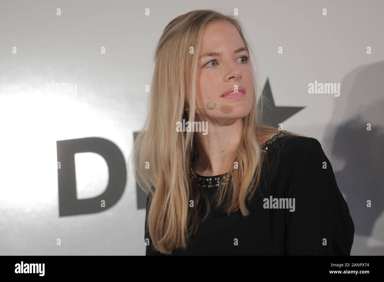 München, Bayern. 18 Jan, 2020. Nina Albrecht (Leiter Marketing an deutschen Robo Advisor VisualVest) spricht während einer Verkleidung an der DLD-Konferenz in München 2020, große Innovation in Europa Konferenz, Alte Kongresshalle, München, Januar 18 - 20, 2020 Bild Allianz für DLD/Hubert Burda Media | Verwendung der weltweiten Kredit: dpa/Alamy leben Nachrichten Stockfoto