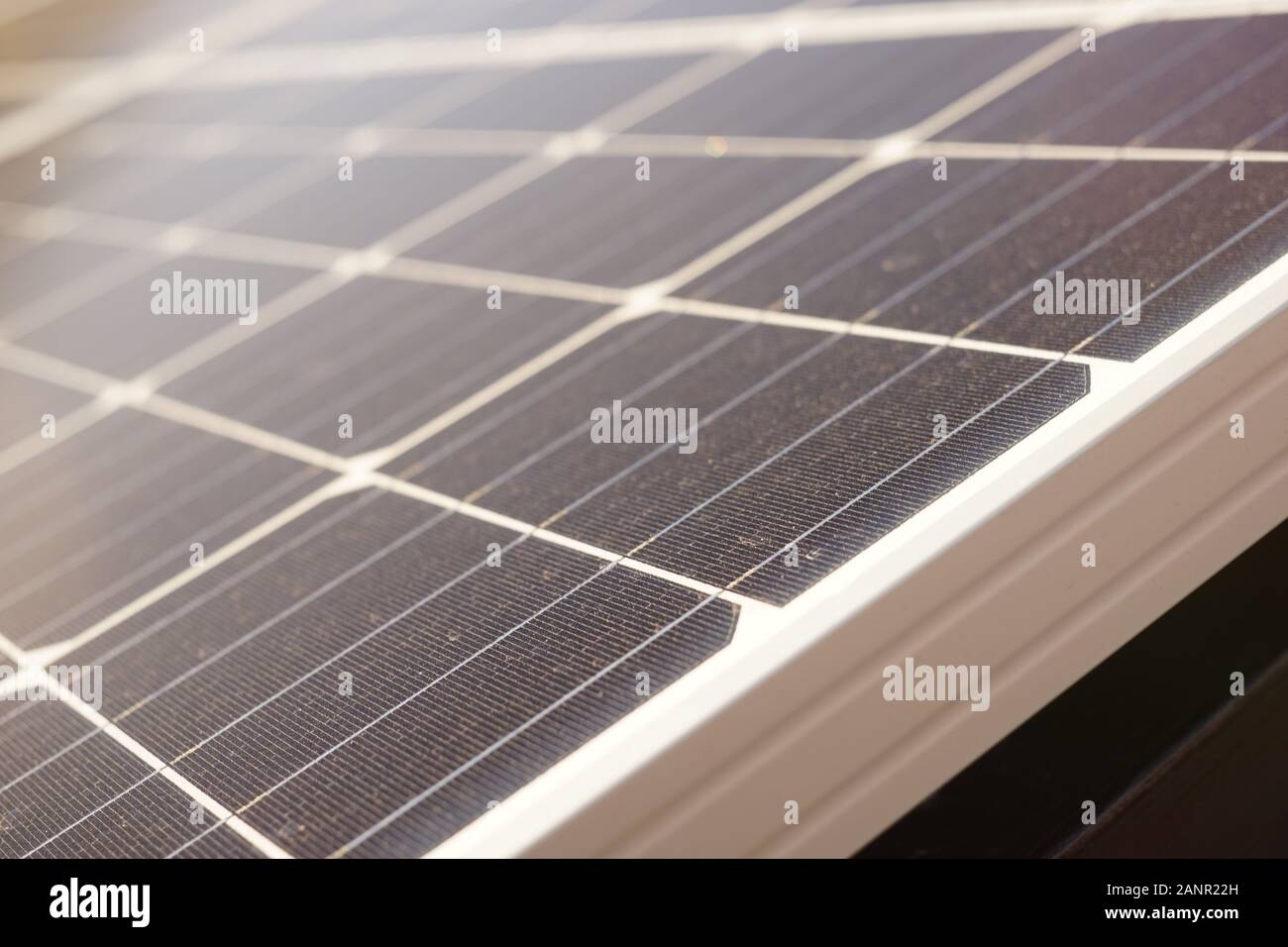 Neue Solarmodule, Seitenansicht close-up. Stockfoto
